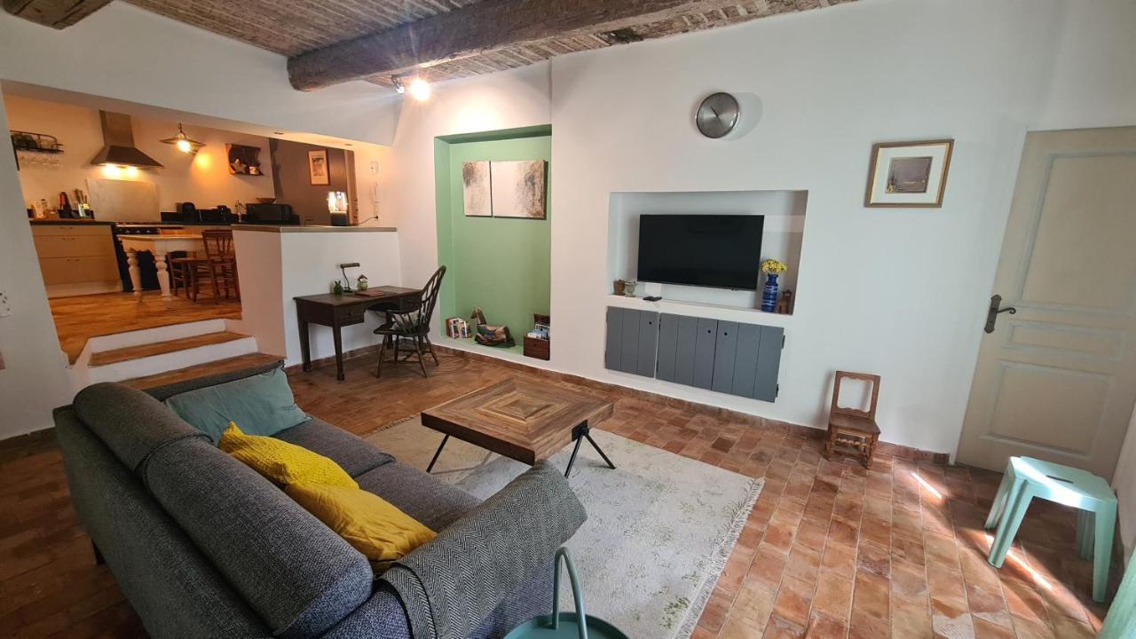 Cocon Du Papillon A Lourmarin Lägenhet Exteriör bild